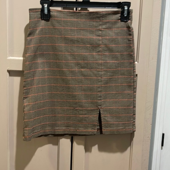 Skirt - Picture 1 of 2